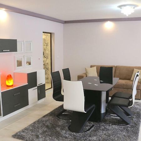 Sundance Apartments ซันดันสกี ภายนอก รูปภาพ